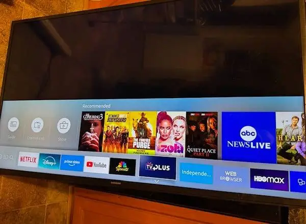 Samsung 4K Smart TV.