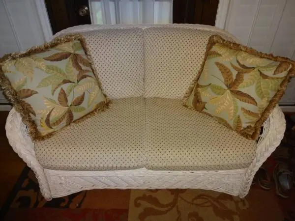 WICKER LOVE SEAT