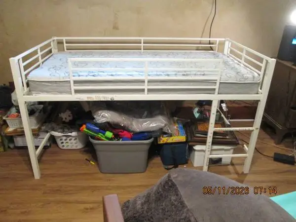 1 bed and mattress