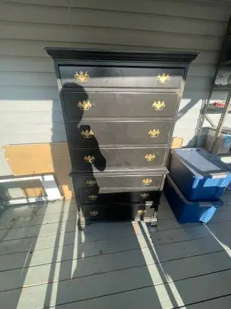 Chest of drawers