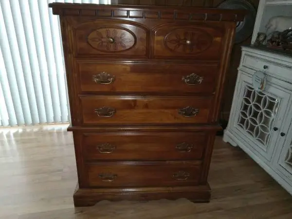 Dresser