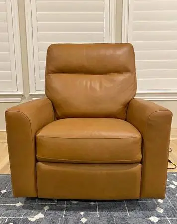 Pottery Barn Parker Leather Power Swivel Glider Recliner – Aviator Leather, Um