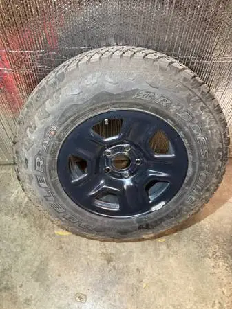 Full size Spare Tire and Rim Jeep 245/75/R17
