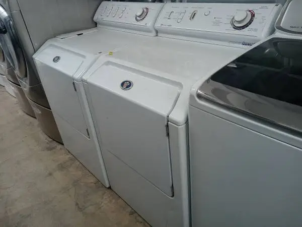 ★Maytag Neptune front load washer and gas dryer set