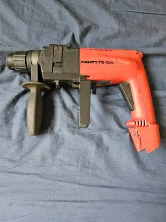 Hilti TE10A 900 RPM / 36V / 9A Cordless Rotary Hammer Drill + Handle