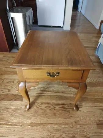 Beautiful End Table For Sale!