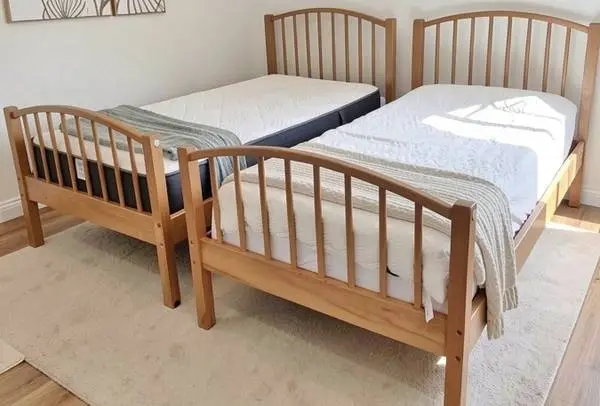*****(2) Twin Beds With Mattresses *****