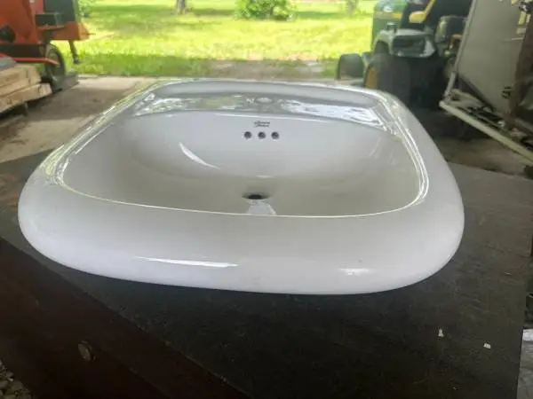 Lavatory Sink Murro Wall Mount