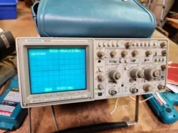 Tektronix 2232 100MHz Digital Storage Oscilloscope Portable Lab Unit +