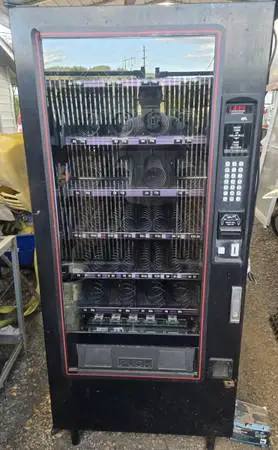 Candy vending machine works great