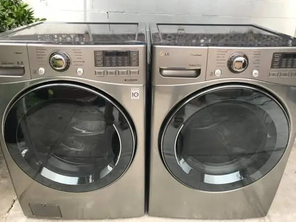 LG Extra Large Washer 4.5 c.f. and Electric Dryer