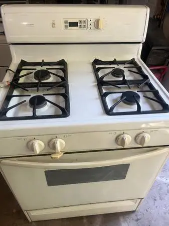 Amana Gas stove