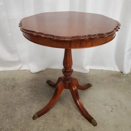 Vintage Imperial Grand Rapids Mahogany Federal Scallopd Pedestal Table