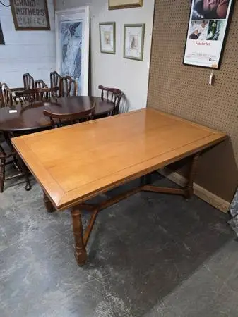 Large Draw Leaf Wood Dining Table #538-1