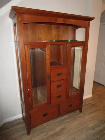 L@@K Beautiful Wood Hutch ~~~~ NICE!