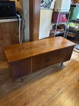 MCM Hope Chest (Latch Removed)