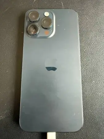 iPhone 15 Pro Max 256GB Unlocked Small cracked