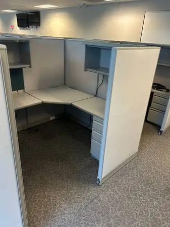 Pre-owned Tall Wall Cubicles - Dallas