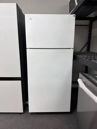 Refrigerator white top freezer