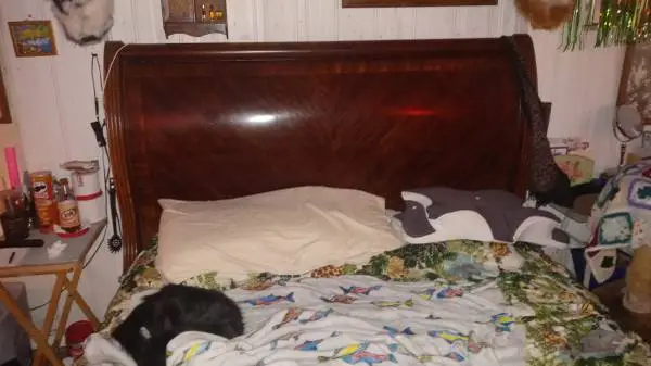Nice Lrg.Sleigh Bed W/Mattress