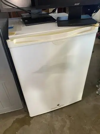 White Frigidaire Compact Refrigerator 3.3 Cu Ft Model #FRC03L2DW1 Used