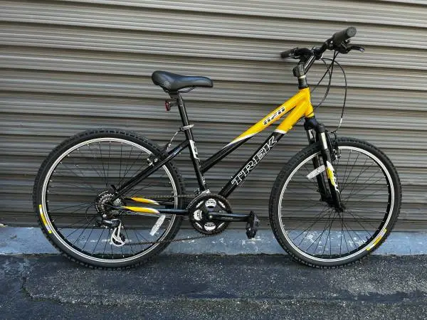 Perfect TREK 820 Hybrid Bike