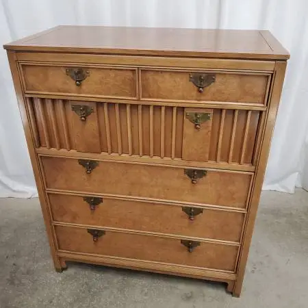 Vintage American of Martinsville Light Oak 5-Drawer Chest w/Burl