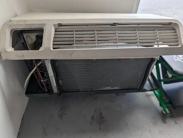 A/C   hotel