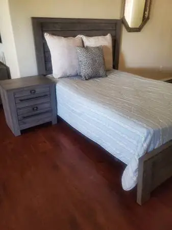 Bedroom set  queen size