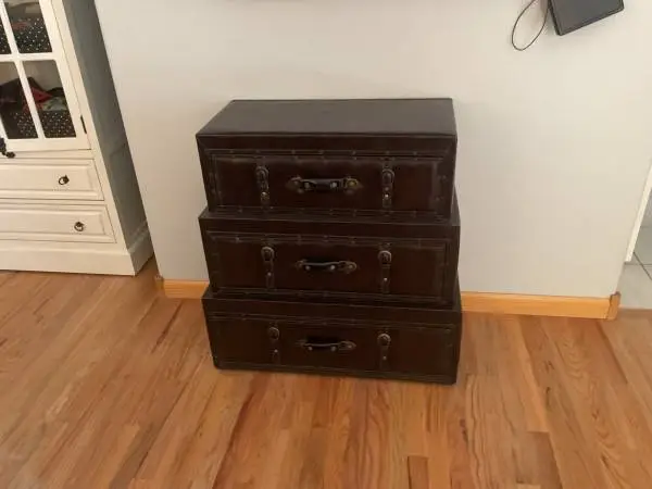 Unique luggage dresser