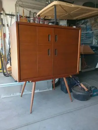 Stunning MCM Mid Century Modern BAR Cabinet Credenza Television Stand