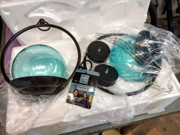 NewSet of 2 Illuminating Globes with Shepherds Hooks Indoor/Outdoor