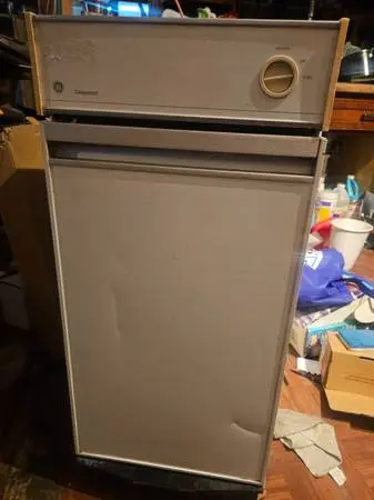 TRASH COMPACTOR  GE