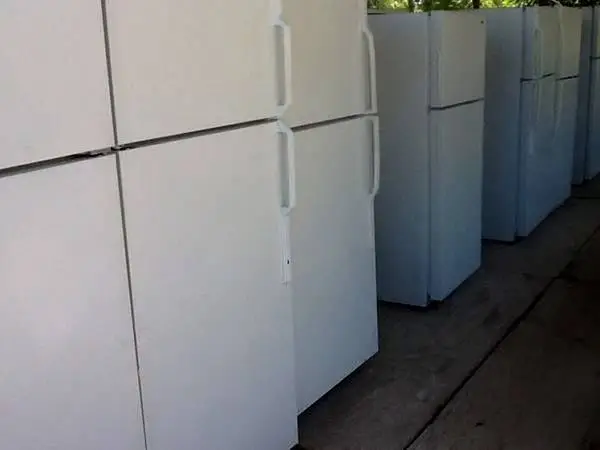 Top bottom style refrigerator