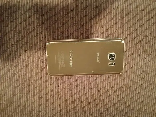 EDGE 7 SAMSUNG GOLD...MINT