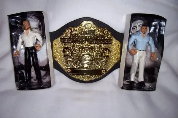 Toy  Wrestling Belt and 6 New Wrestling Men