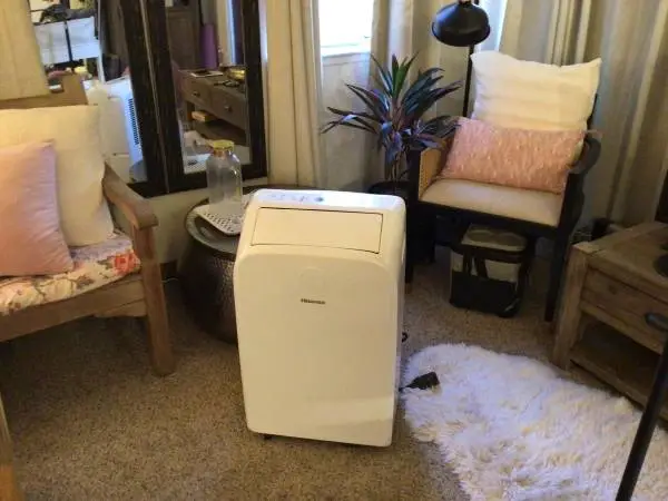 Costco Hisense 8,000 BTU Portable Air Conditioner — Excellent conditon