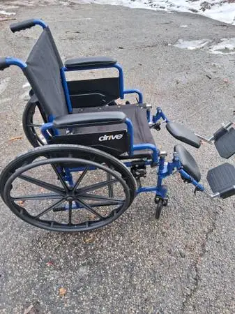 Wheel Chair lightweight folding like brand new!