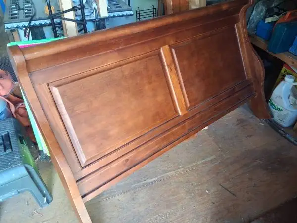 QUEEN SIZE BED FOOTBOARD