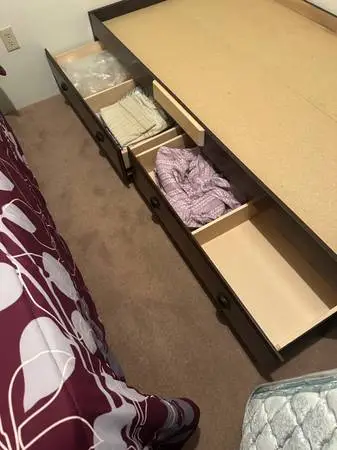 Twin bed and two drawer bed platform