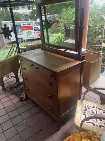 Chest of Drawers tiger Oak Style w/ Tilting Mirror