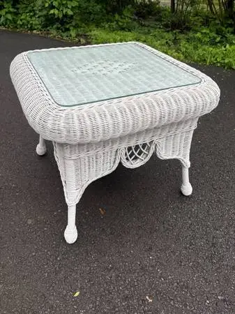Wicker glass top end/coffee table