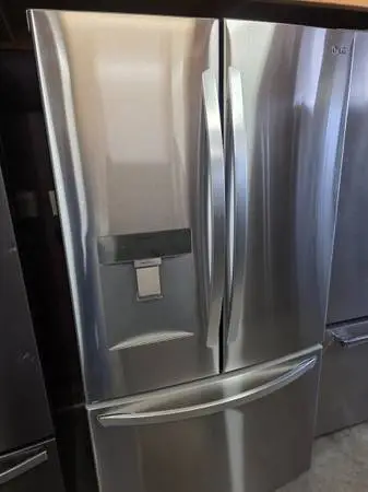 Lg refrigerator like new
