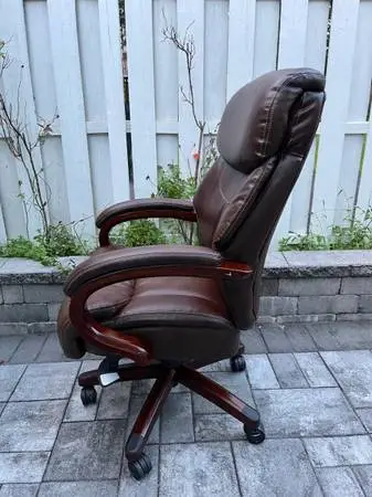 Like New Lazboy La-Z-Boy Leather Executive Chair