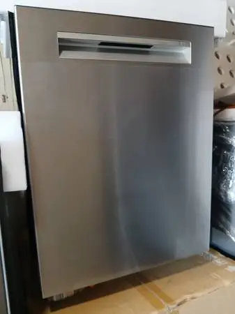 New ! BOSCH 24 stainless steel dishwasher with 3rd rack
