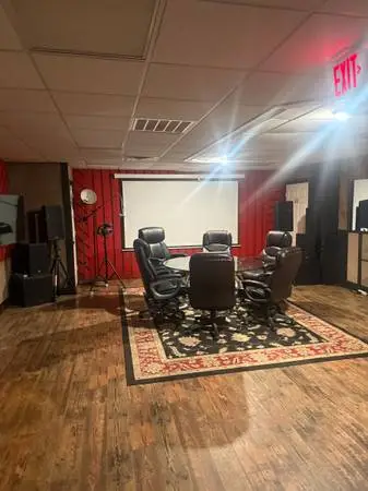 Pod Cast Studio for Rent