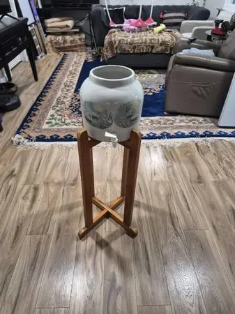 Antique water dispenser