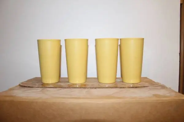 Tupperware glasses (4)