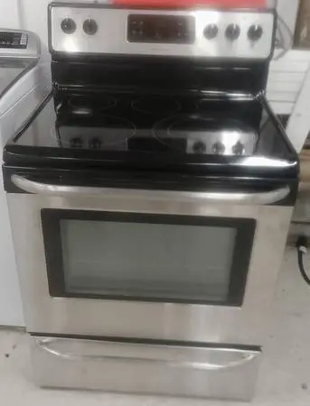 Frigidaire Electric Range/Stove (Glasstop)
