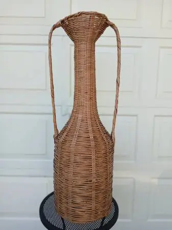 TALL 3FT HIGH NATURAL WICKER DECOR/ACCENT/VASE/BASKET